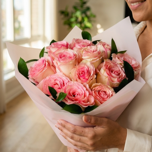 Essential - Bouquet de 12 rosas unicolor. LatamB