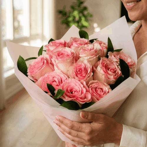 Essential - Bouquet de 12 rosas unicolor. LatamB